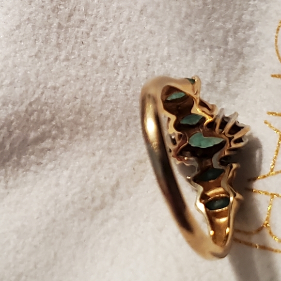 Emerald and Diamond Ring - Picture 3 of 4